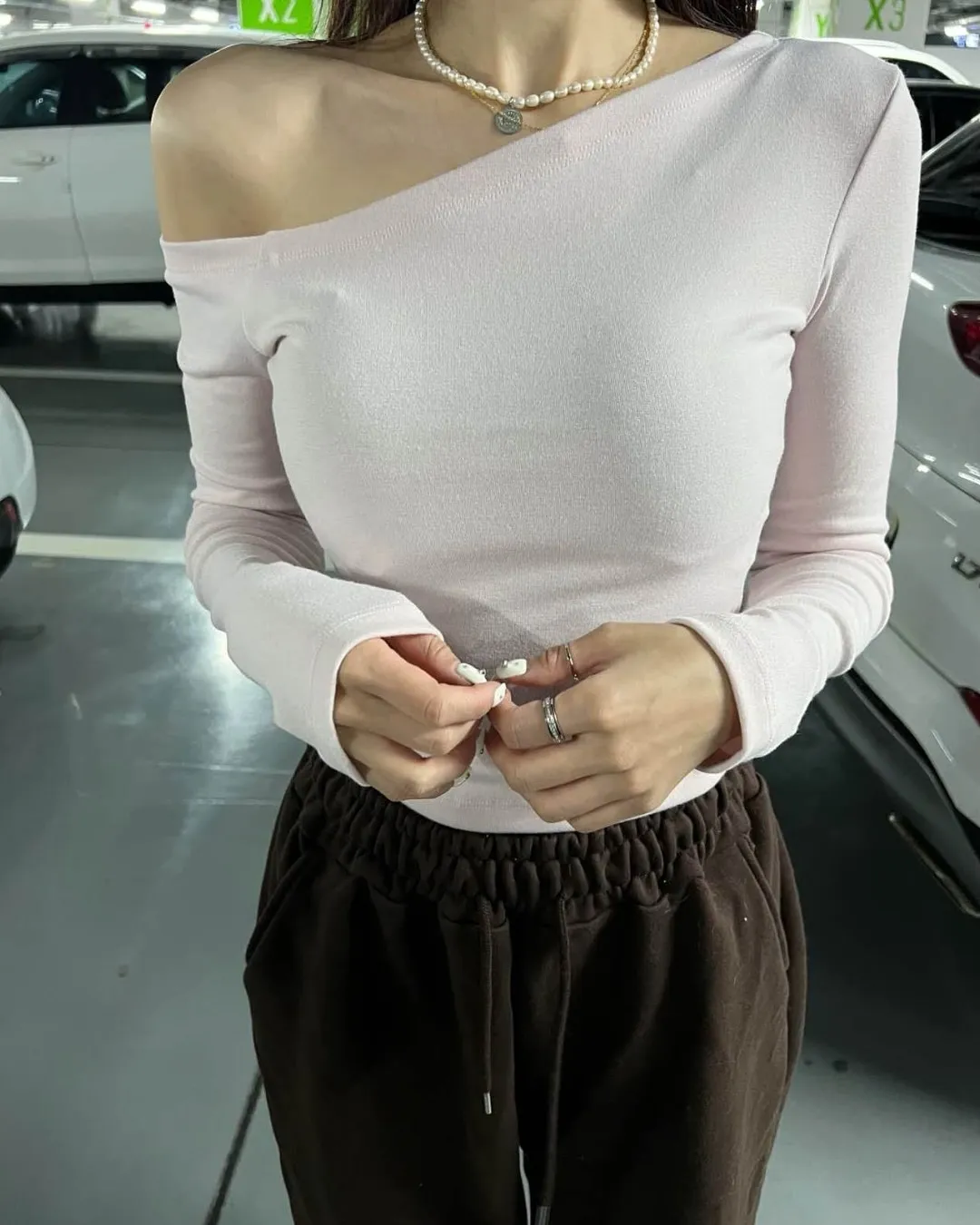 正韓-檔口爆款露肩修身上衣