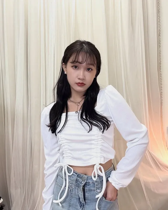 正韓柔美方領調肩上衣