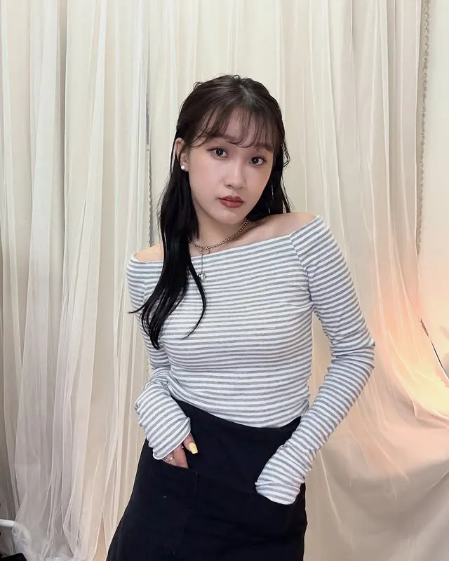 正韓條紋一字領踢恤