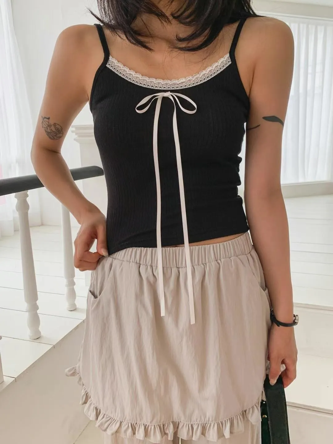 正韓蕾絲邊蝴蝶結小背心