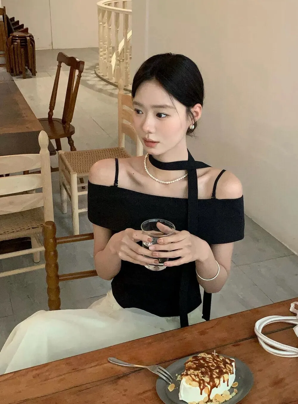 純欲掛脖一字肩