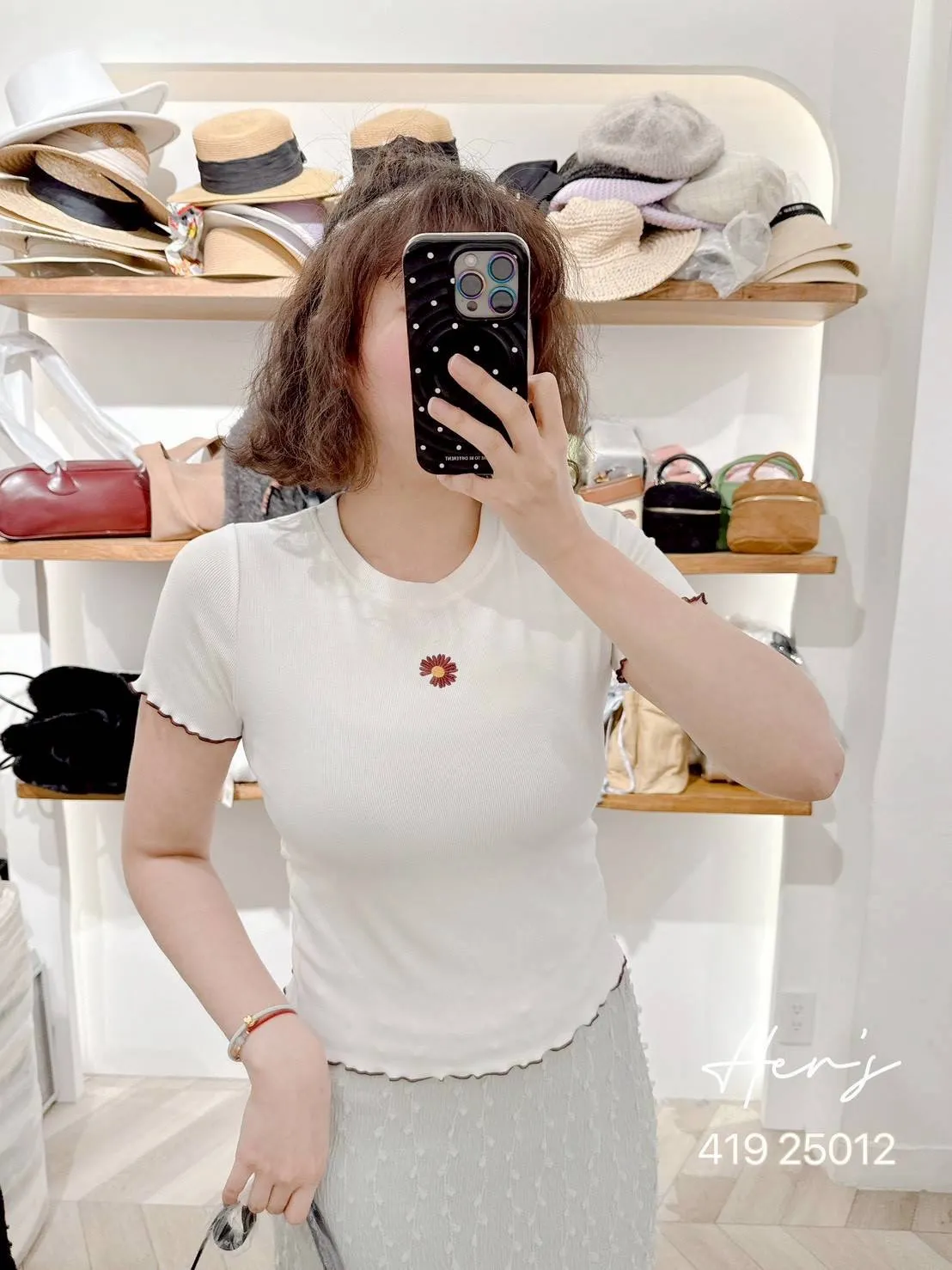 刺繡雛菊滾邊撞色上衣