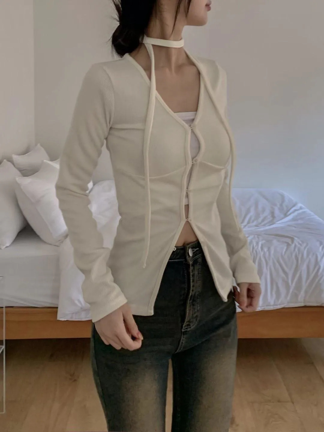 正韓排釦開衩附飄帶上衣