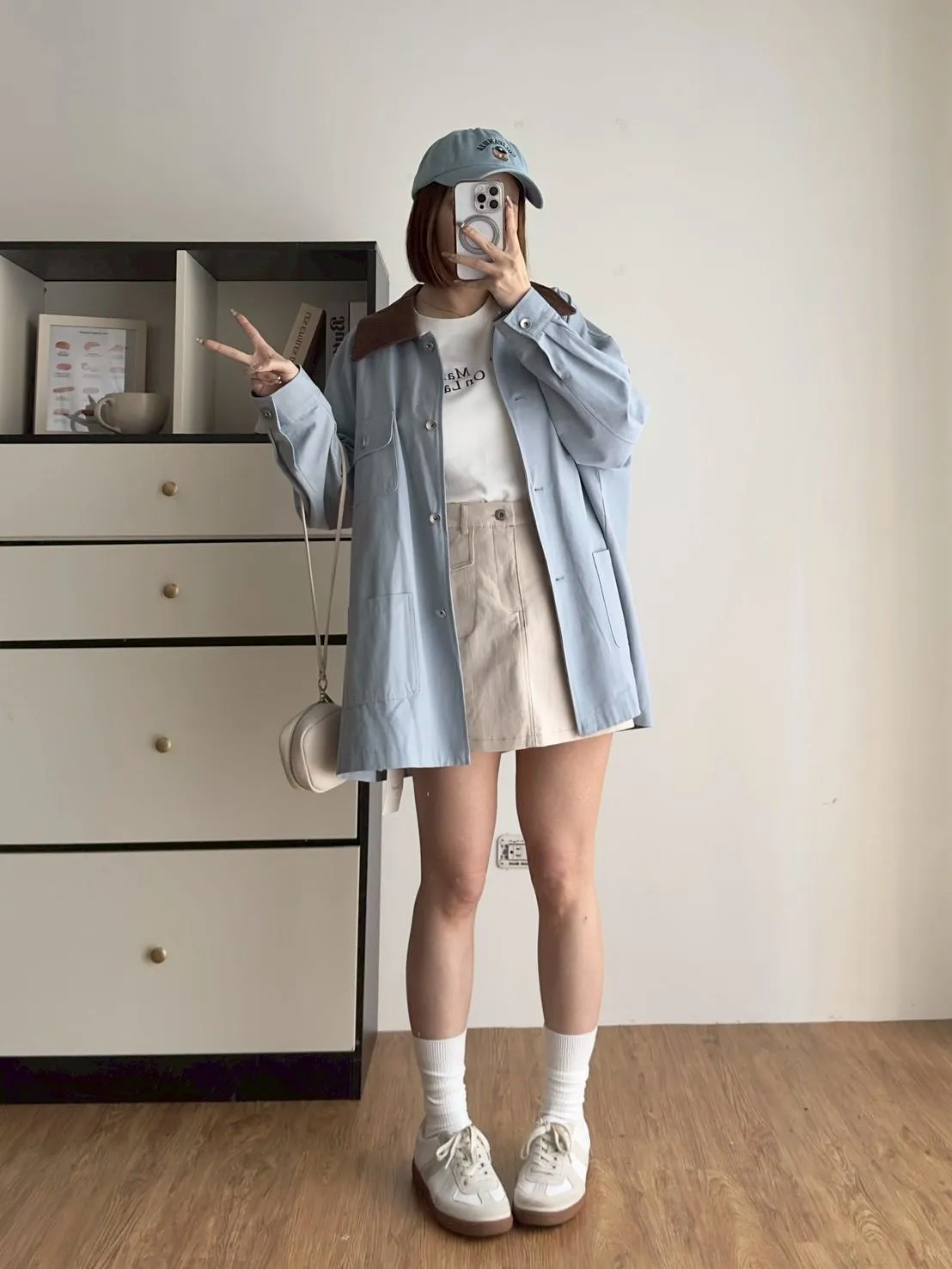 四口袋撞色領中長外套