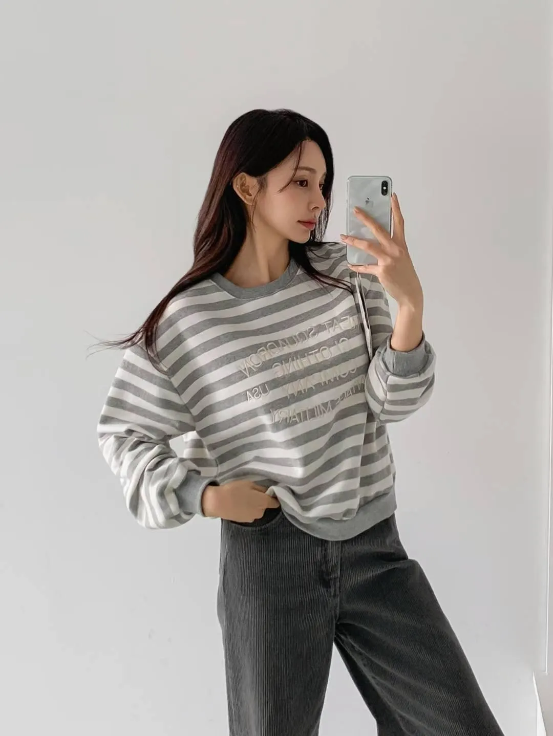 正韓條紋刺繡英字大學T