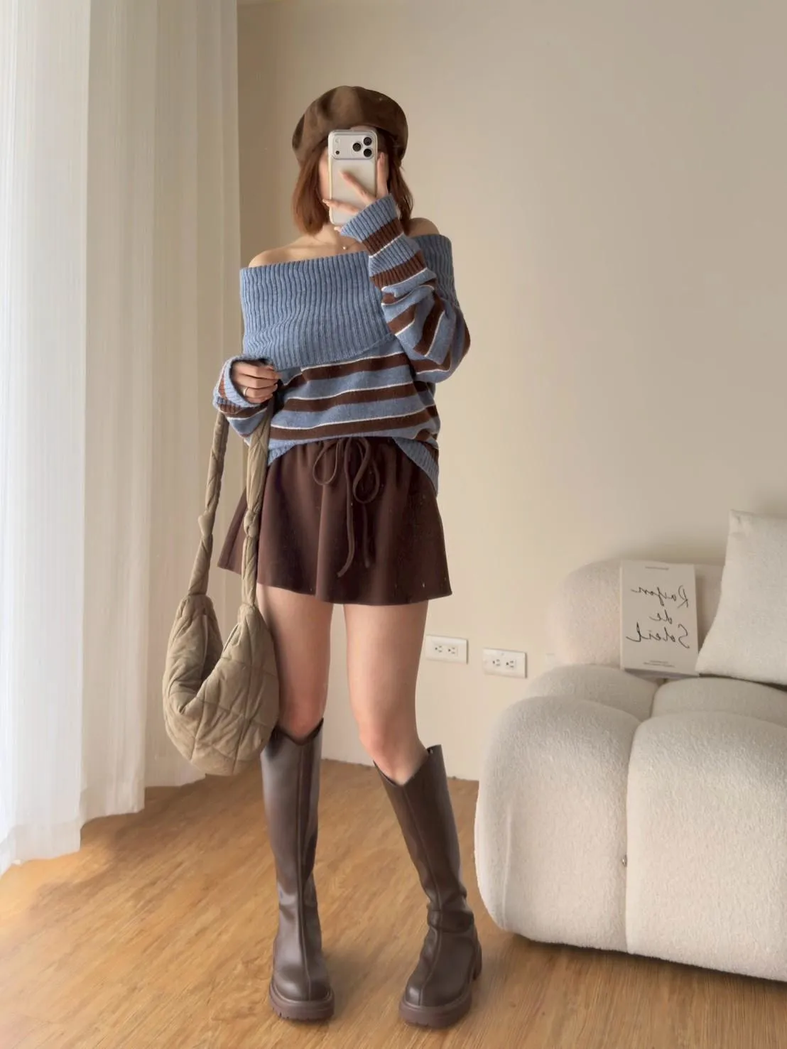 撞色橫條翻領毛衣