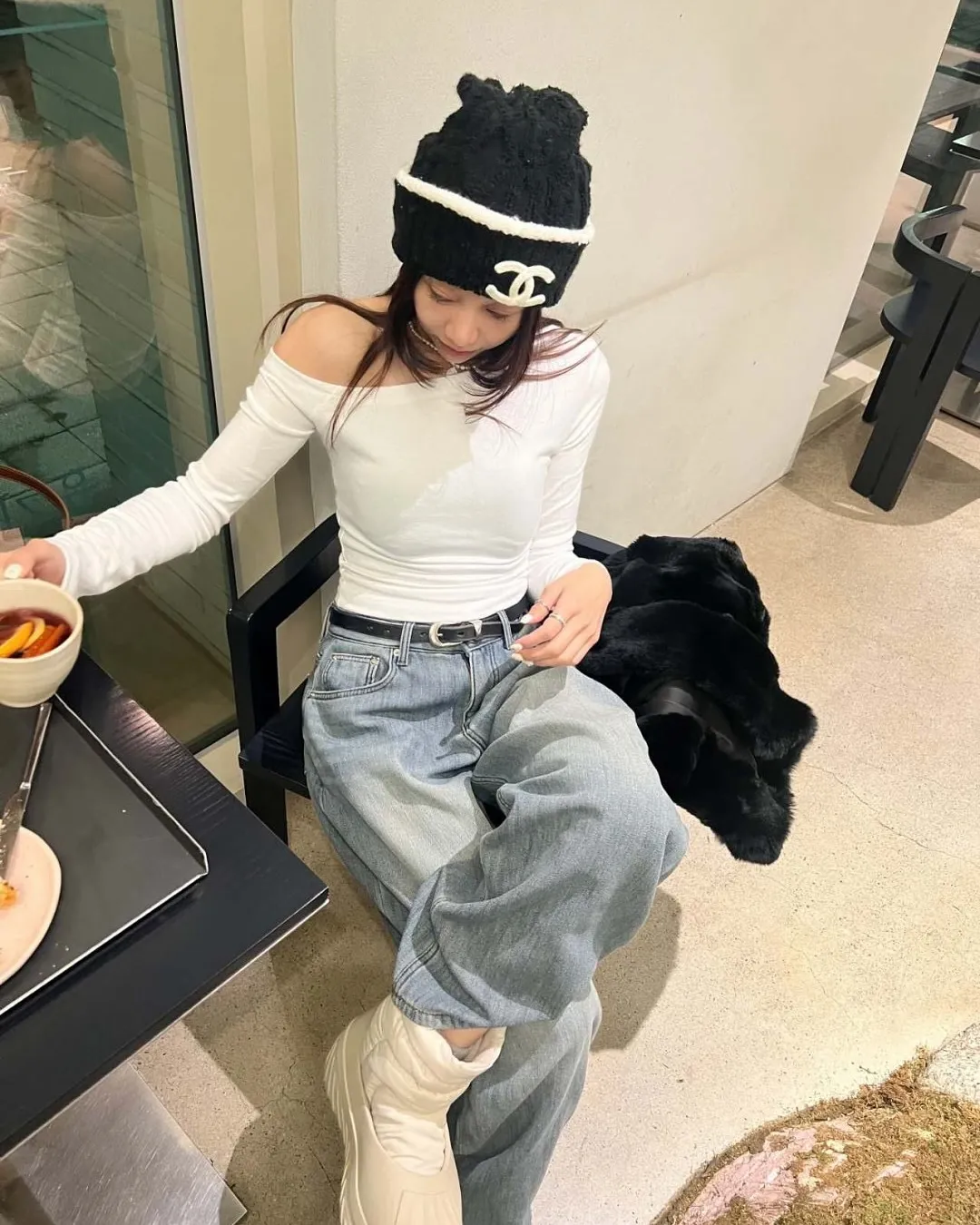 正韓-檔口爆款露肩修身上衣