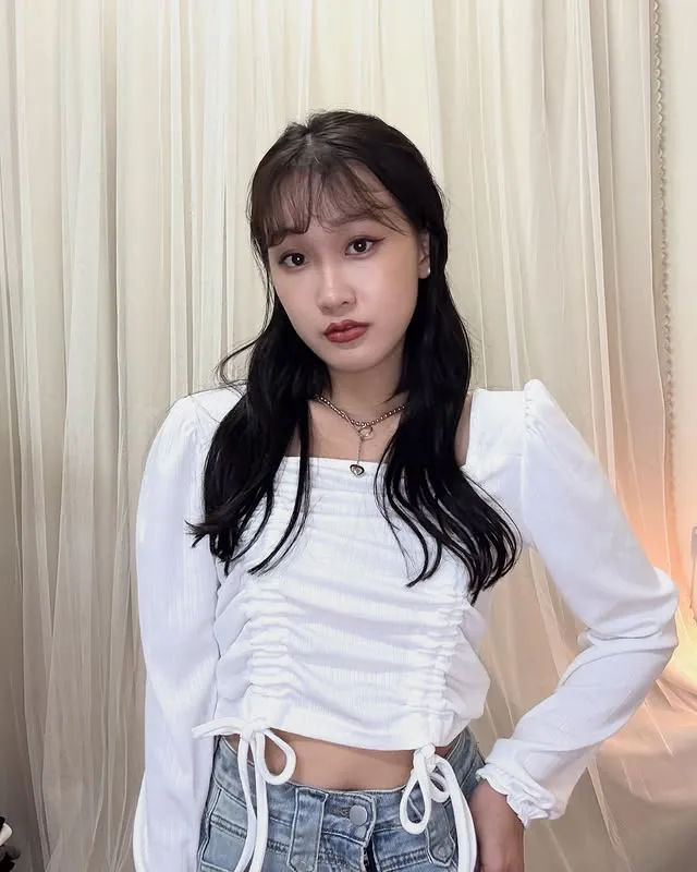 正韓柔美方領調肩上衣