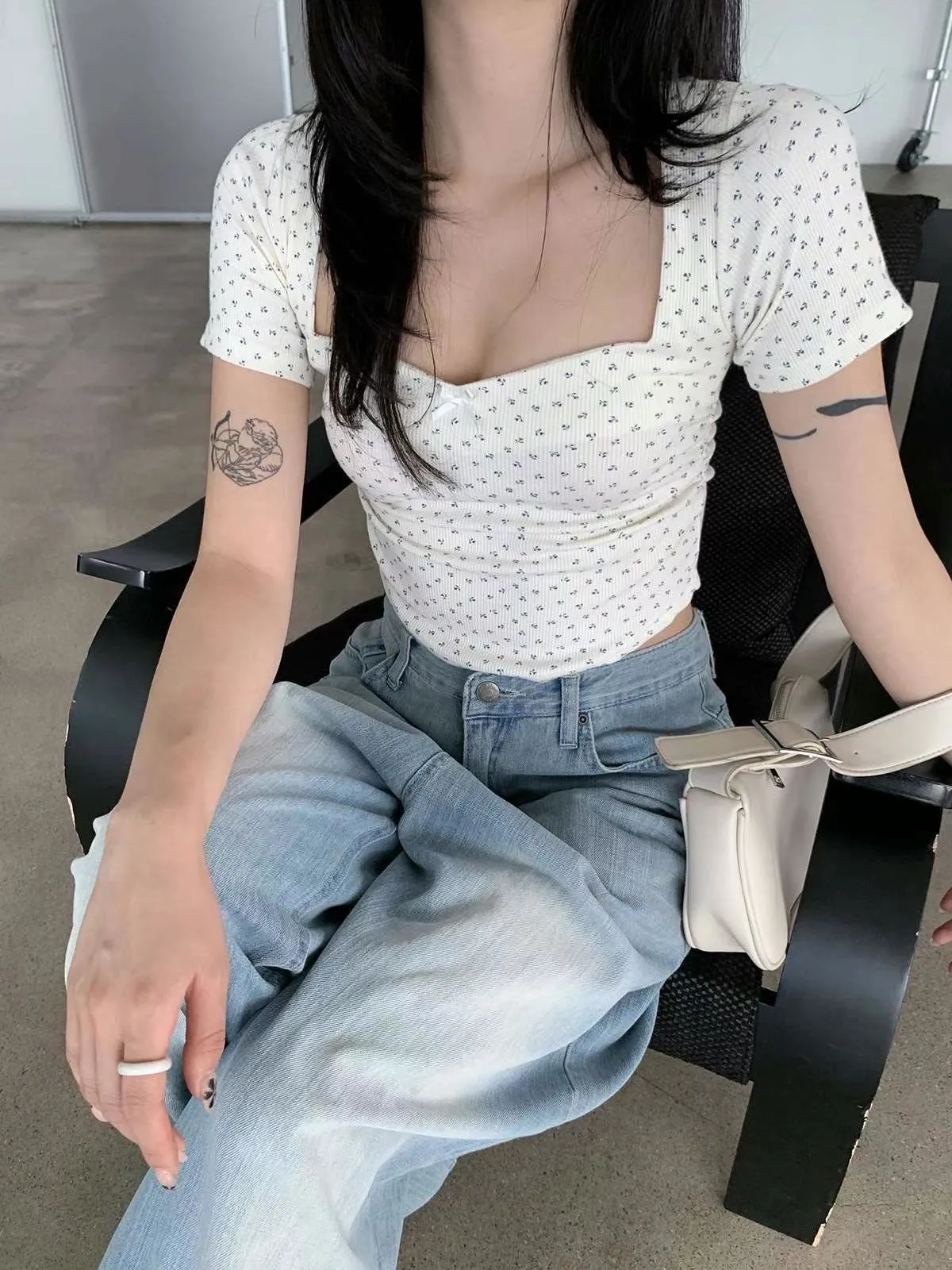 正韓方碎花側抓皺上衣