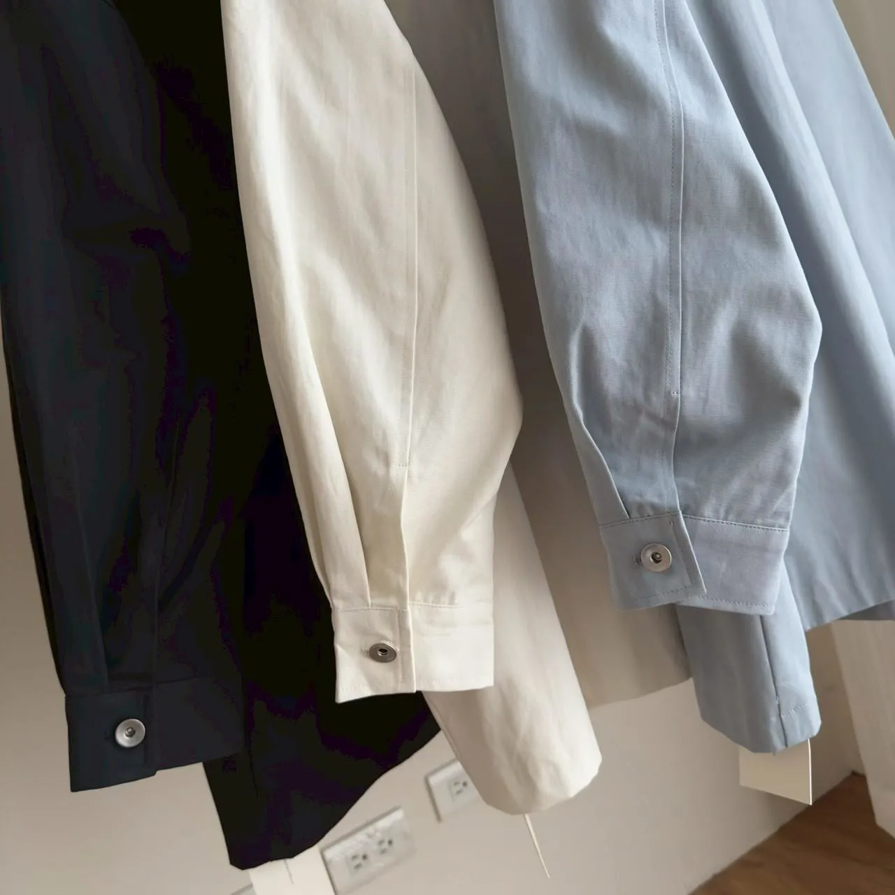 四口袋撞色領中長外套