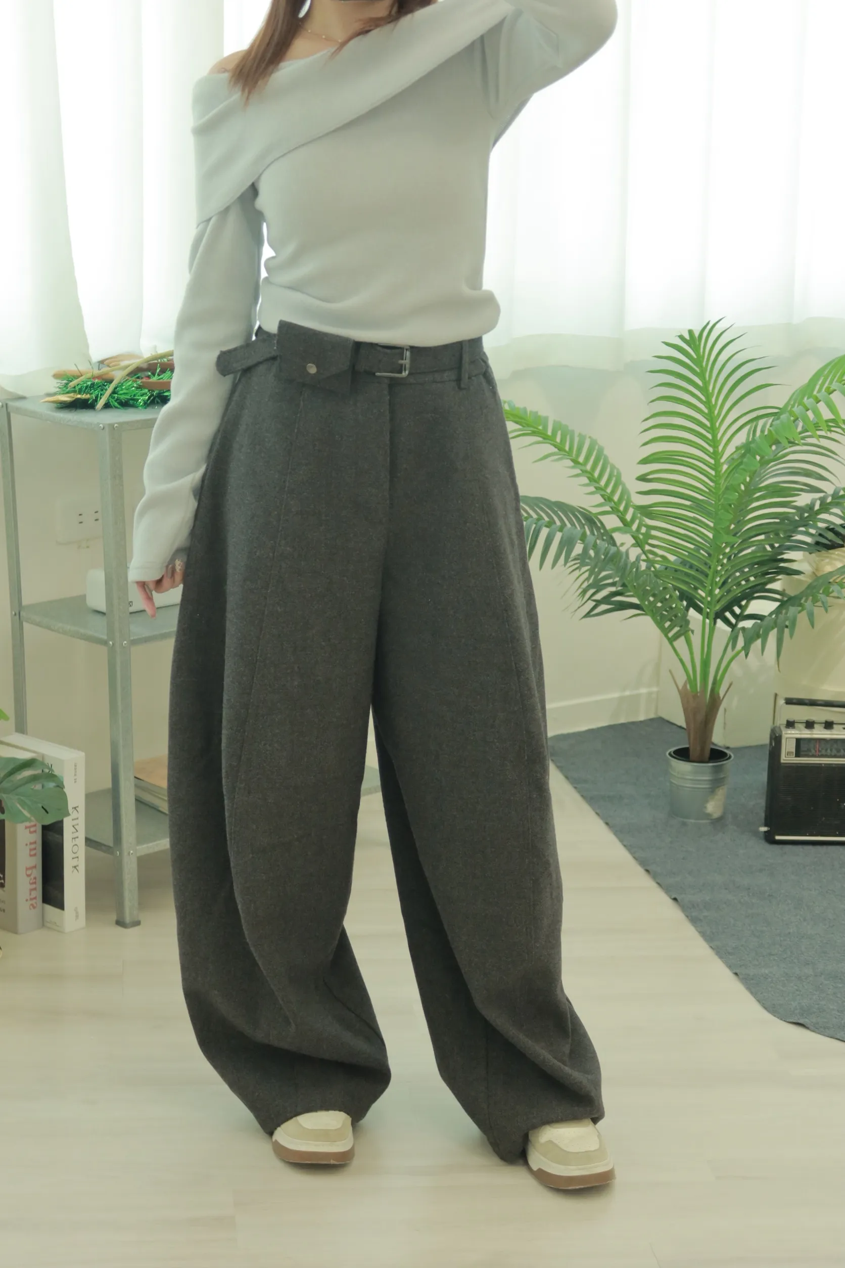 毛呢彎刀闊腿西裝褲（附腰帶）
