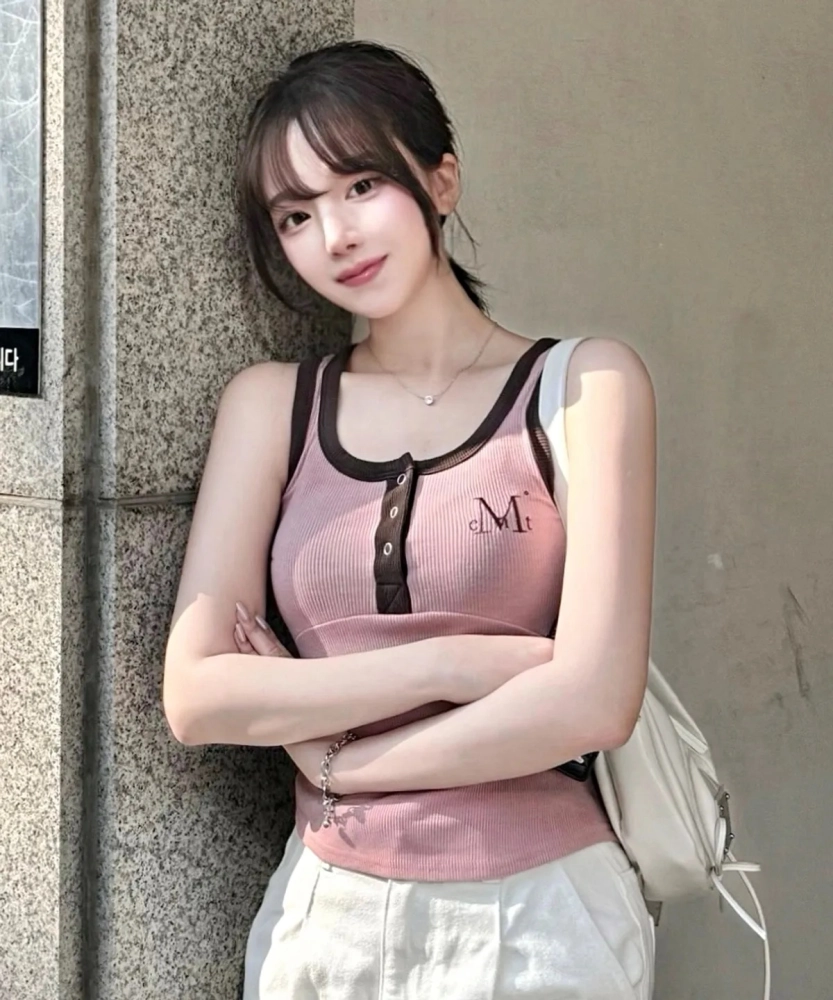 【預購】 MUCENT COLOR-POP BUTTON CROP SLEEVELESS 滾邊 配色 下圓弧 修身背心