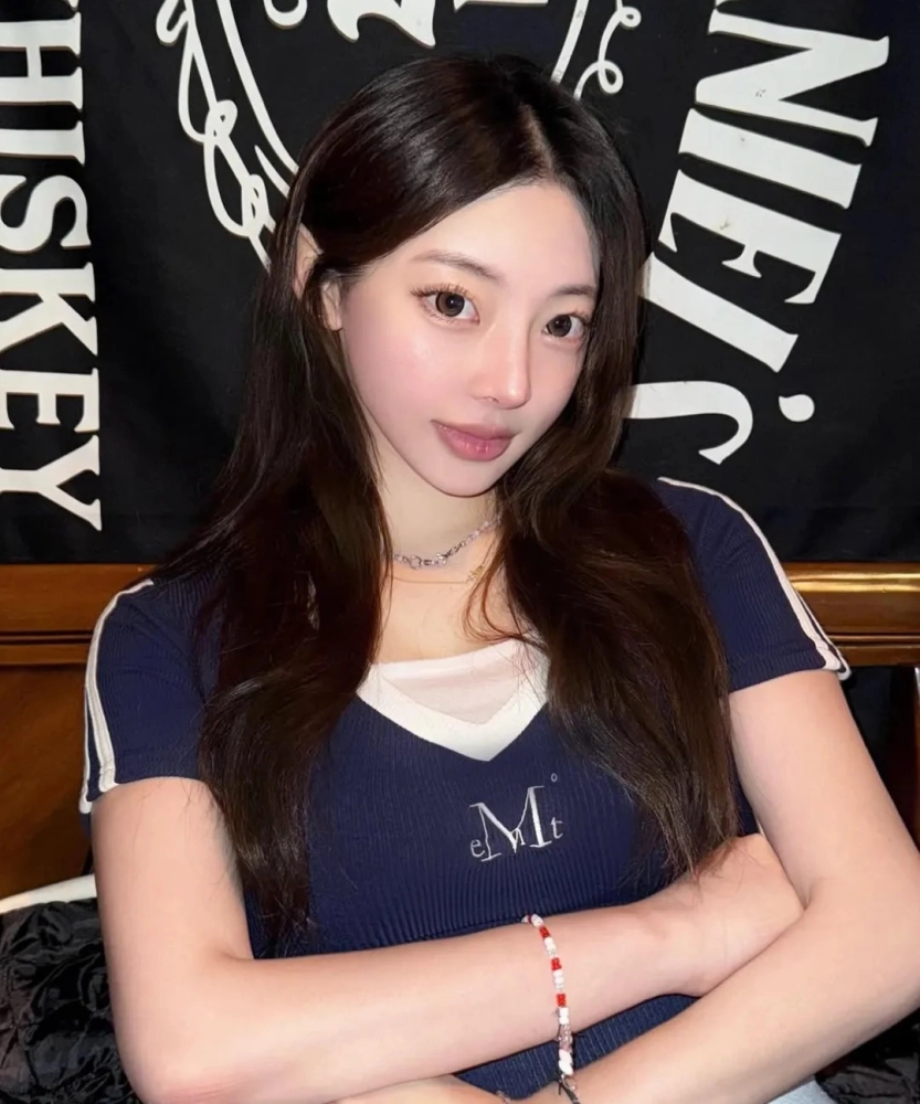 【預購】 MUCENT BINDING TRACK LINE HALF SLEEVE T 滾邊 V領上衣