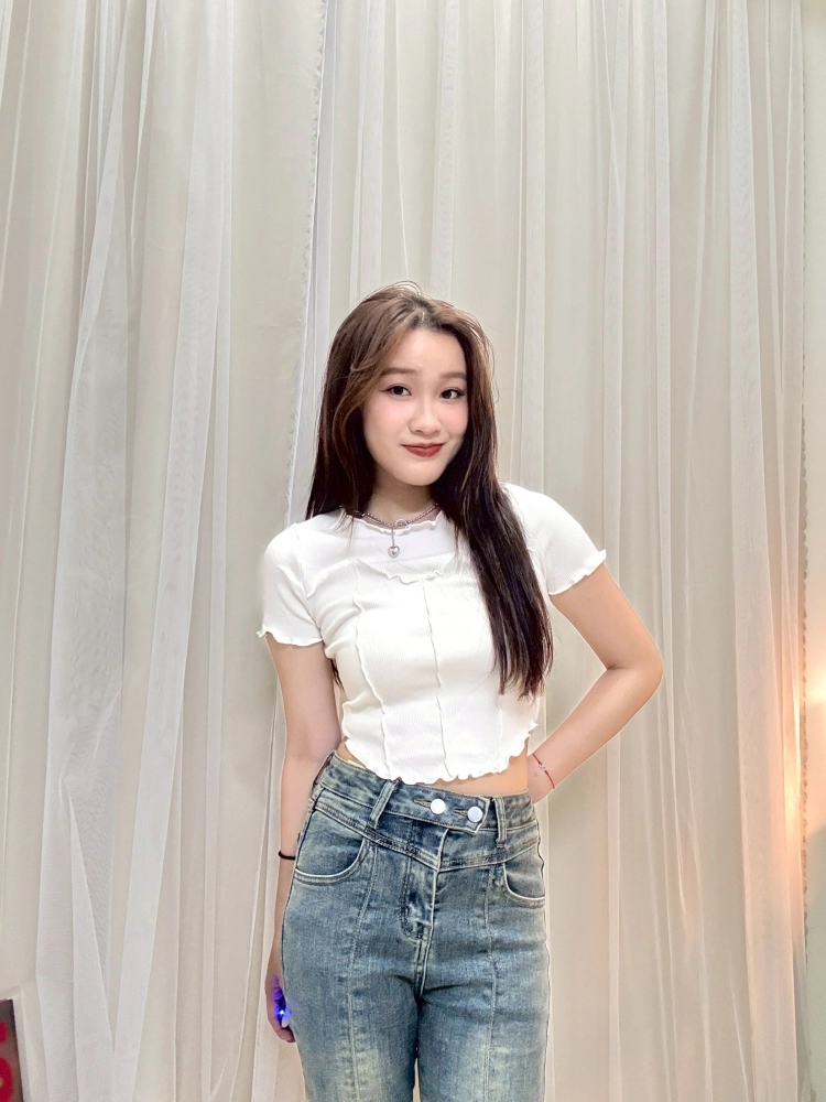 吸睛韓風-木耳邊中車線上衣