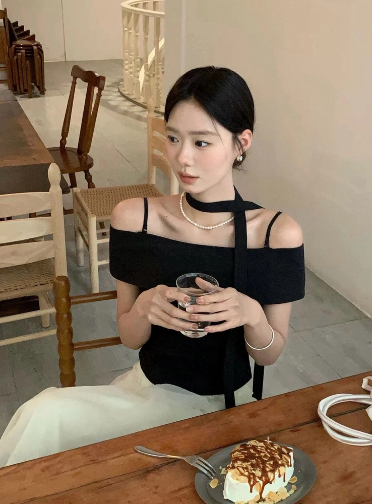 純欲掛脖一字肩